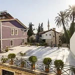Excellent Flat Near Hadrians Gate