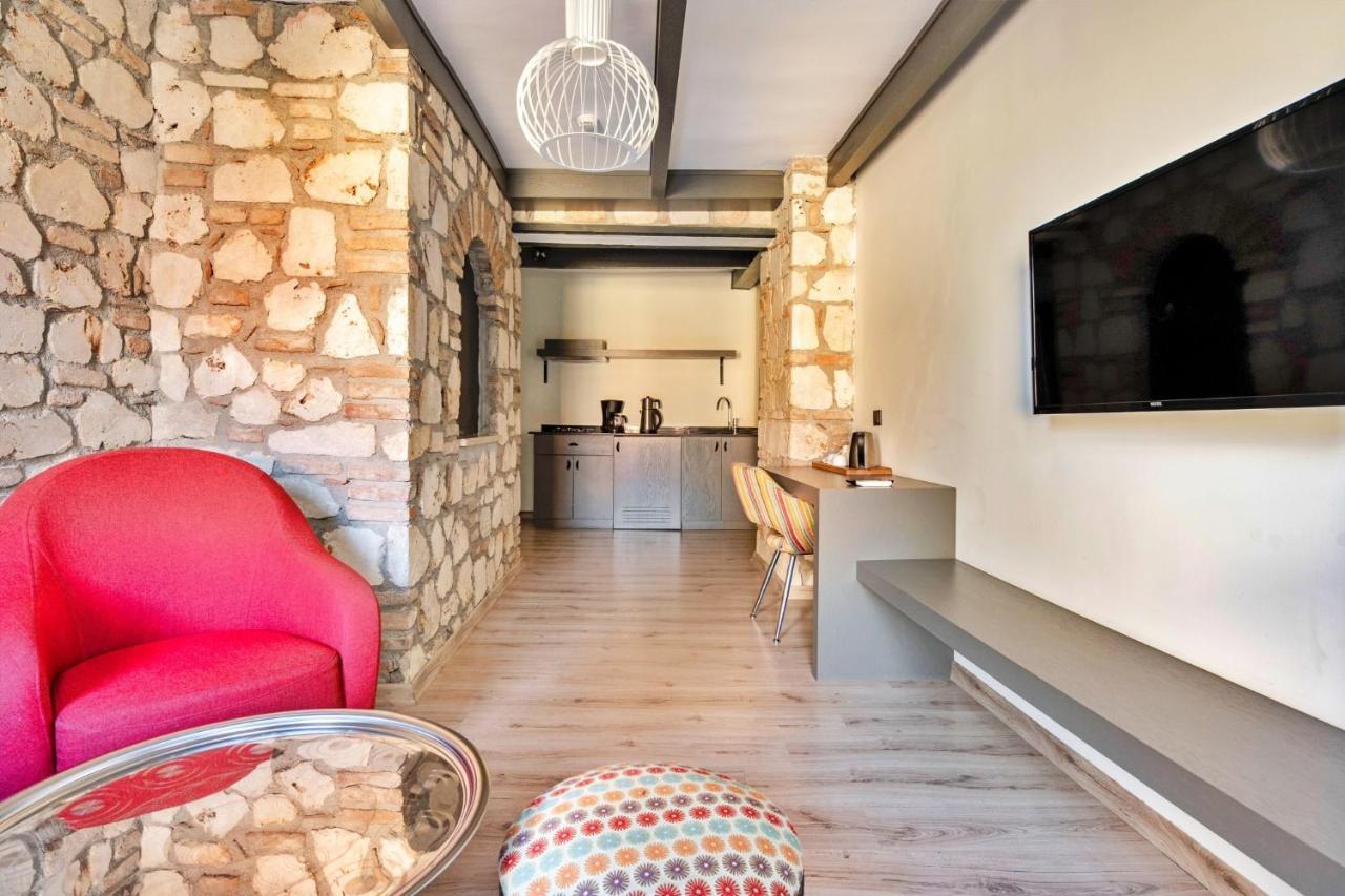 Excellent Flat Near Hadrians Gate Daire Antalya