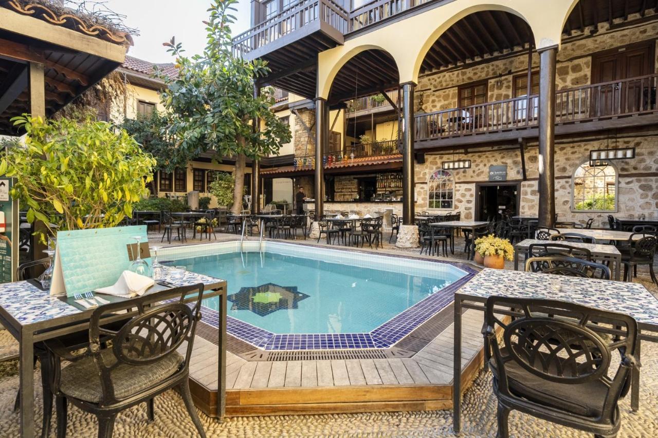 Excellent Flat Near Hadrians Gate Antalya